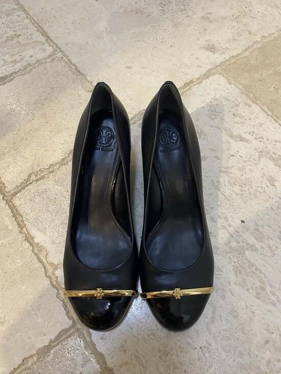 Tory Burch Shoes - Tory Burch Pacey Shoes Womens Size 10.5 Black Wedge Round Toe Logo Patent Pumps